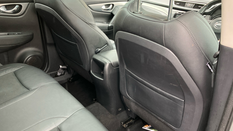 Nissan Qashqai 1.3 DiG-T Tekna 5dr Petrol Hatchback